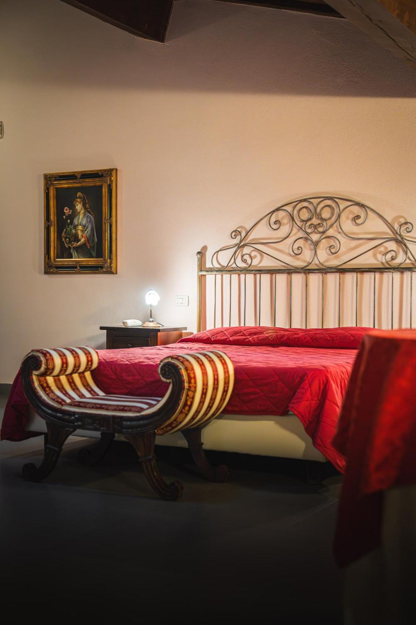 Hotel La Tavola Rotonda Cortemaggiore Exterior photo