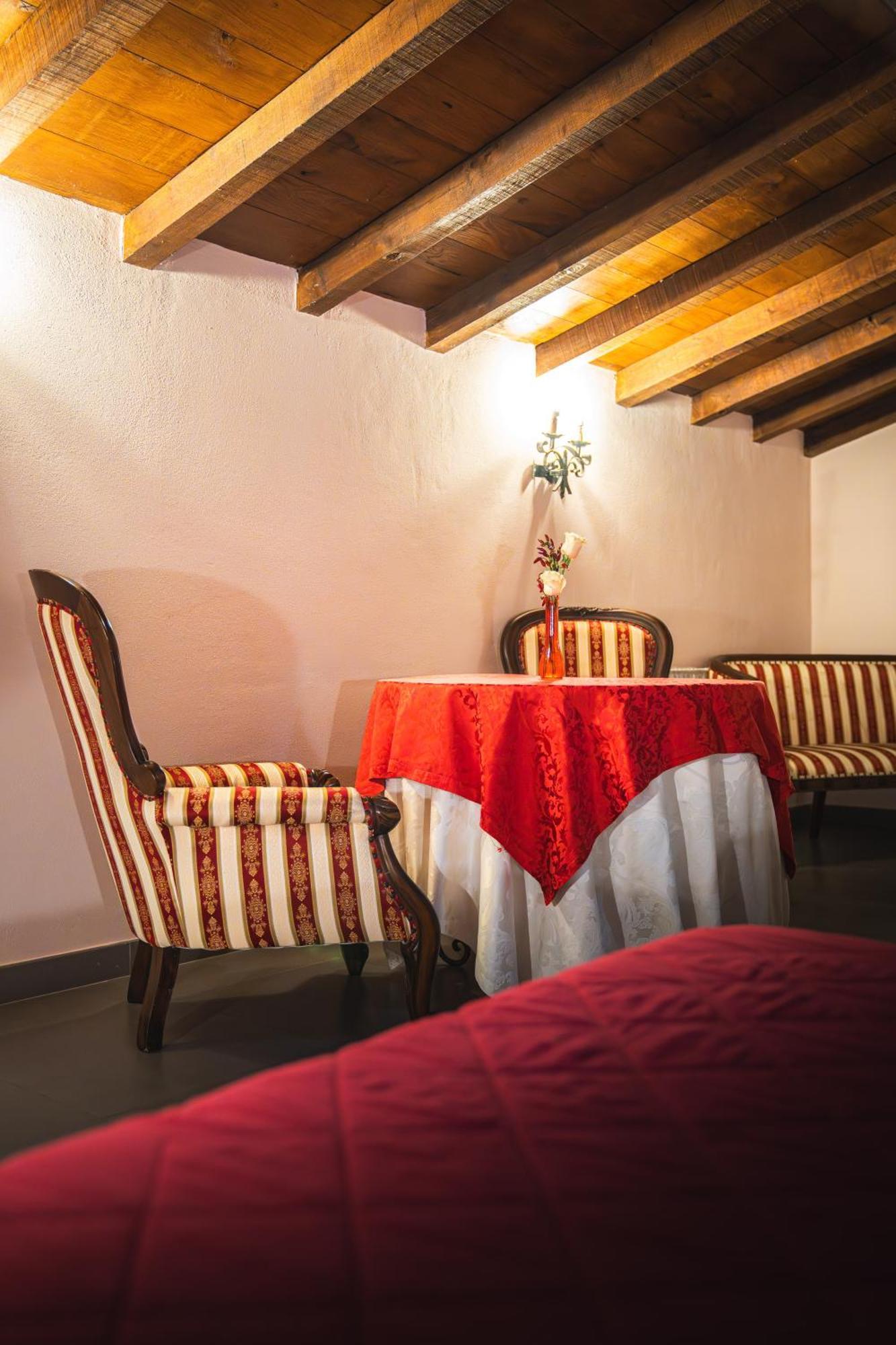 Hotel La Tavola Rotonda Cortemaggiore Room photo